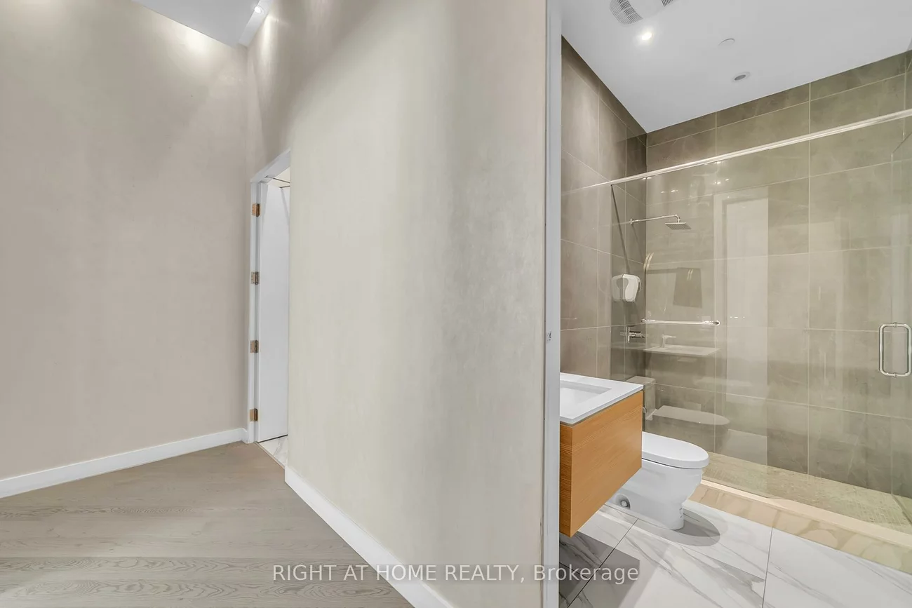 7191, Yonge, Thornhill, Markham