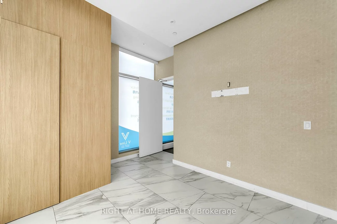 7191, Yonge, Thornhill, Markham