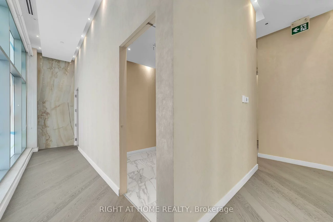 7191, Yonge, Thornhill, Markham
