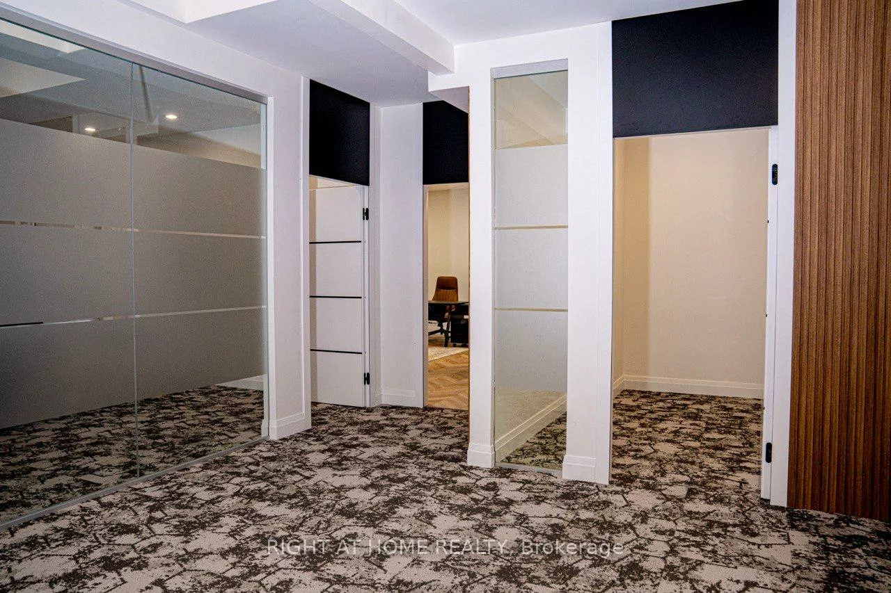 8119, Yonge, Royal Orchard, Markham