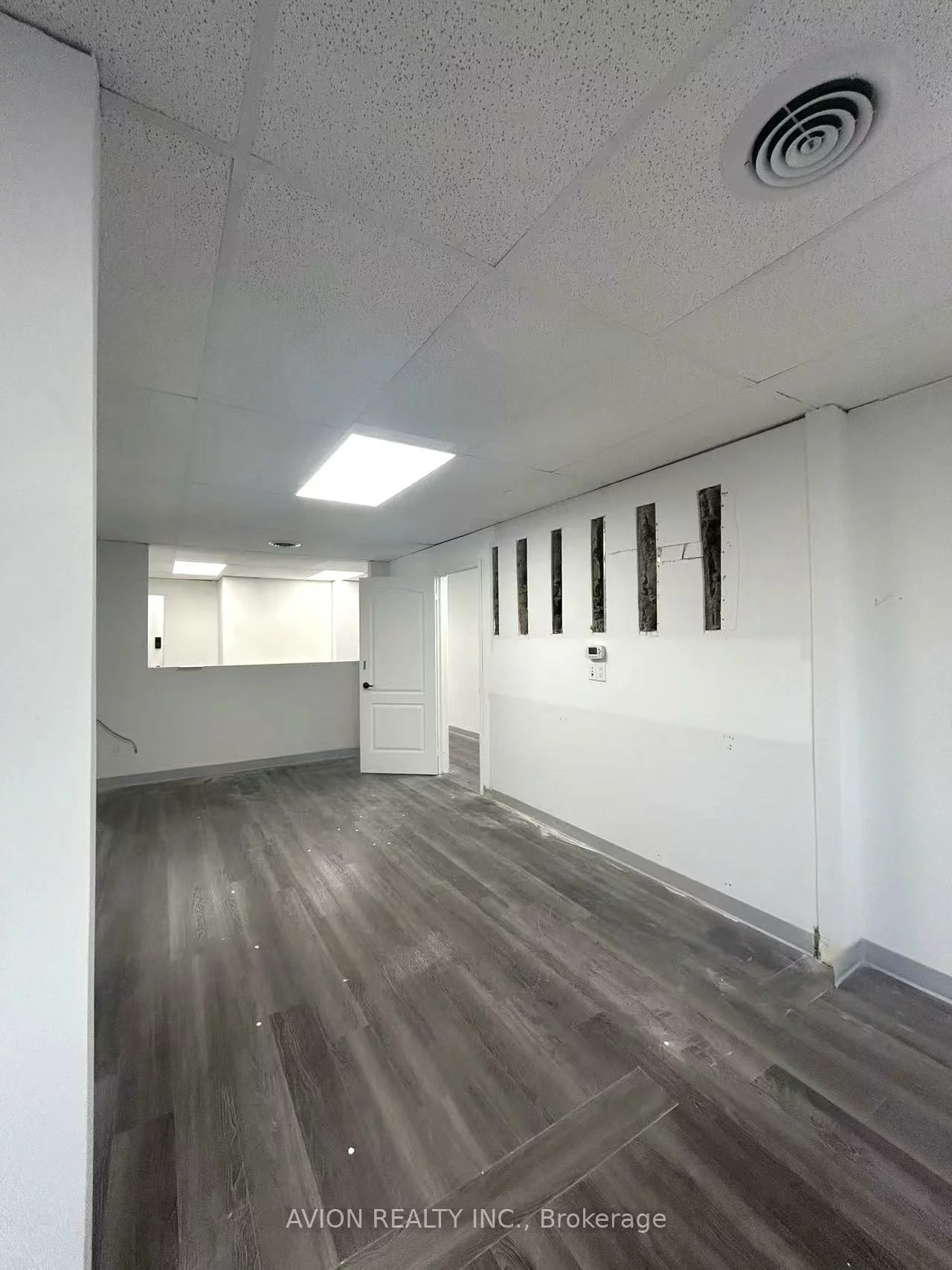 7027, Yonge, Thornhill, Markham