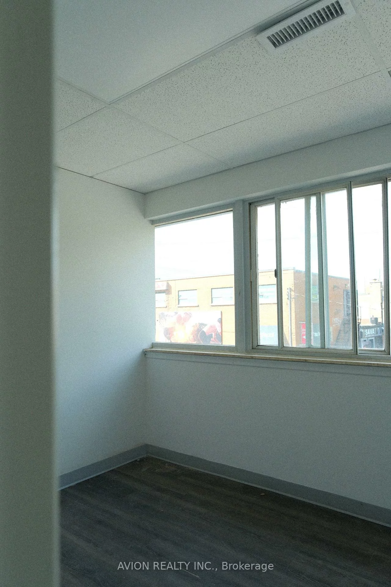 7027, Yonge, Thornhill, Markham