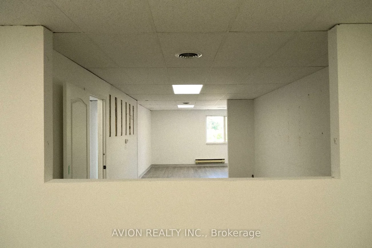 7027, Yonge, Thornhill, Markham