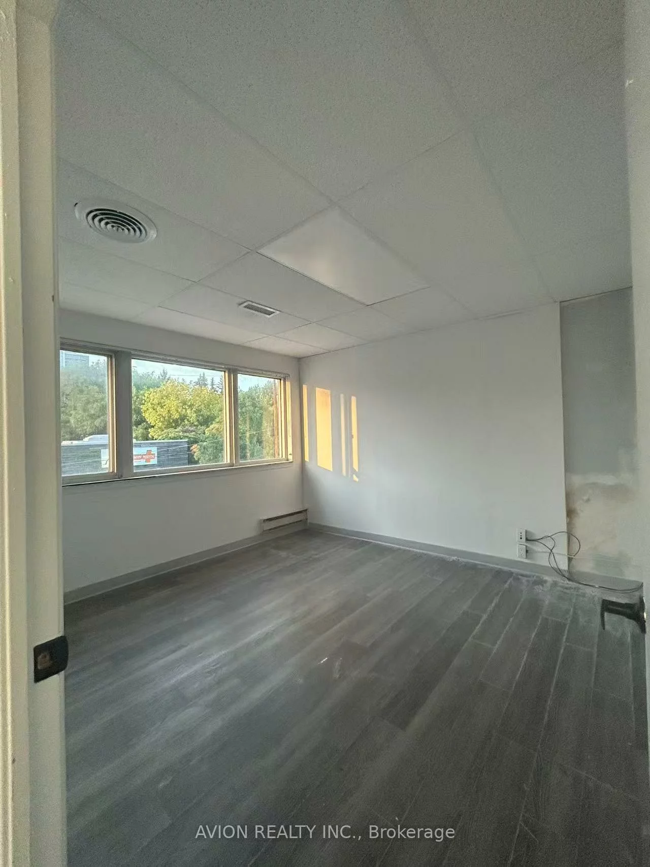 7027, Yonge, Thornhill, Markham