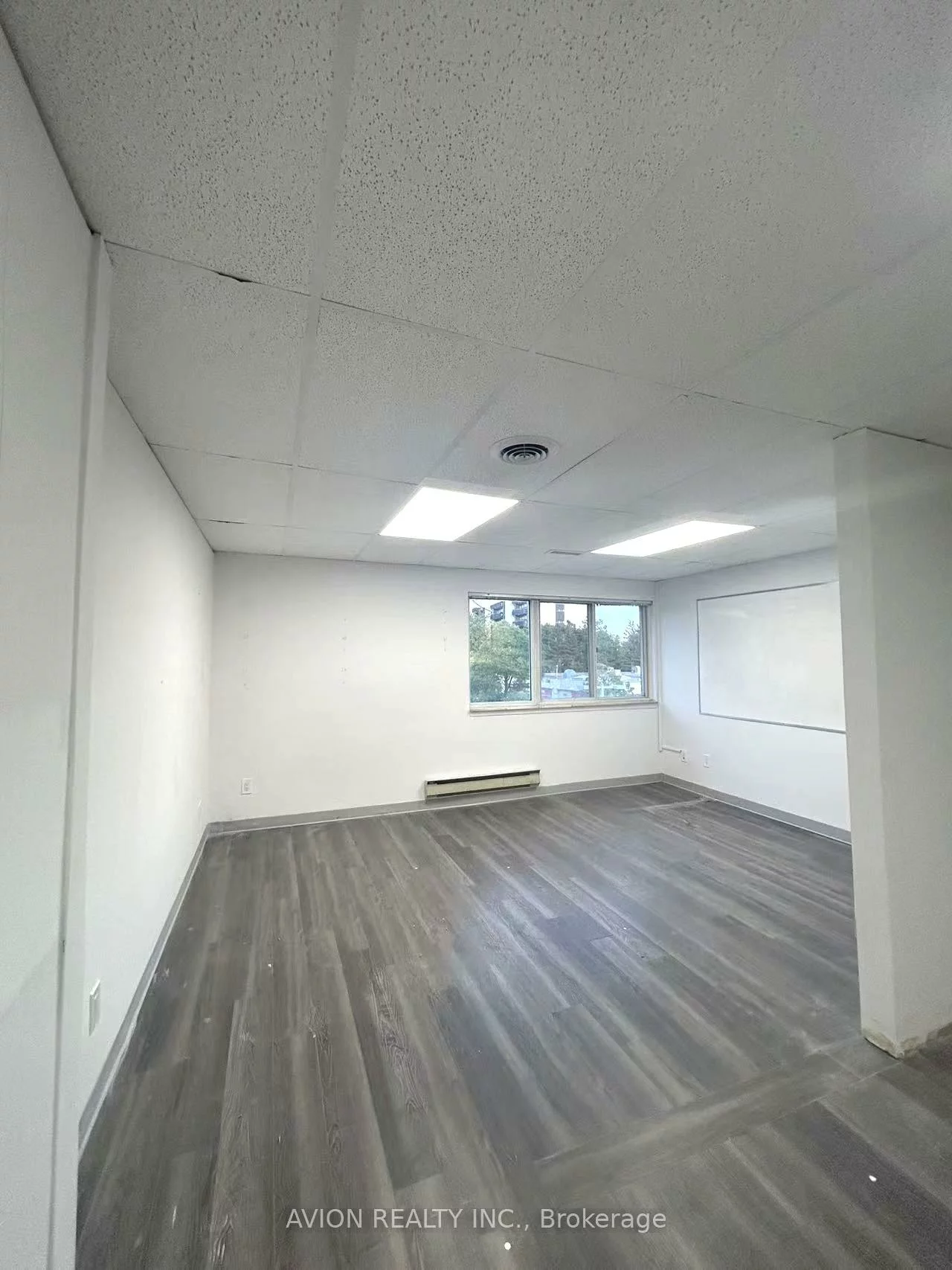 7027, Yonge, Thornhill, Markham