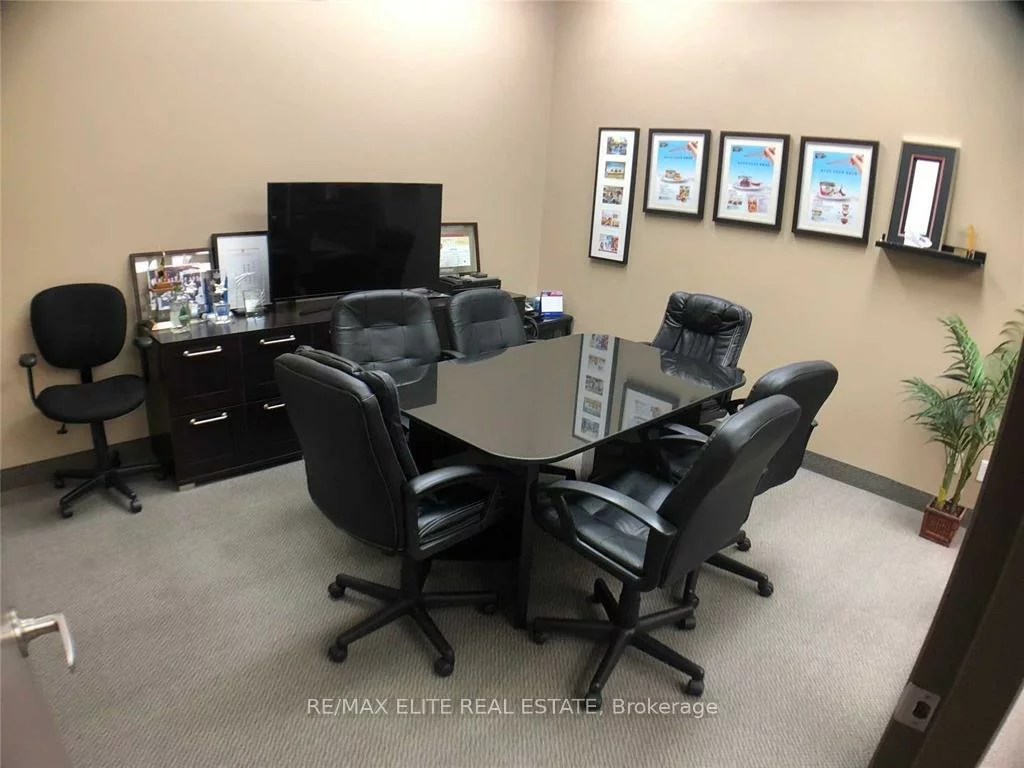 145, Royal Crest, Milliken Mills East, Markham