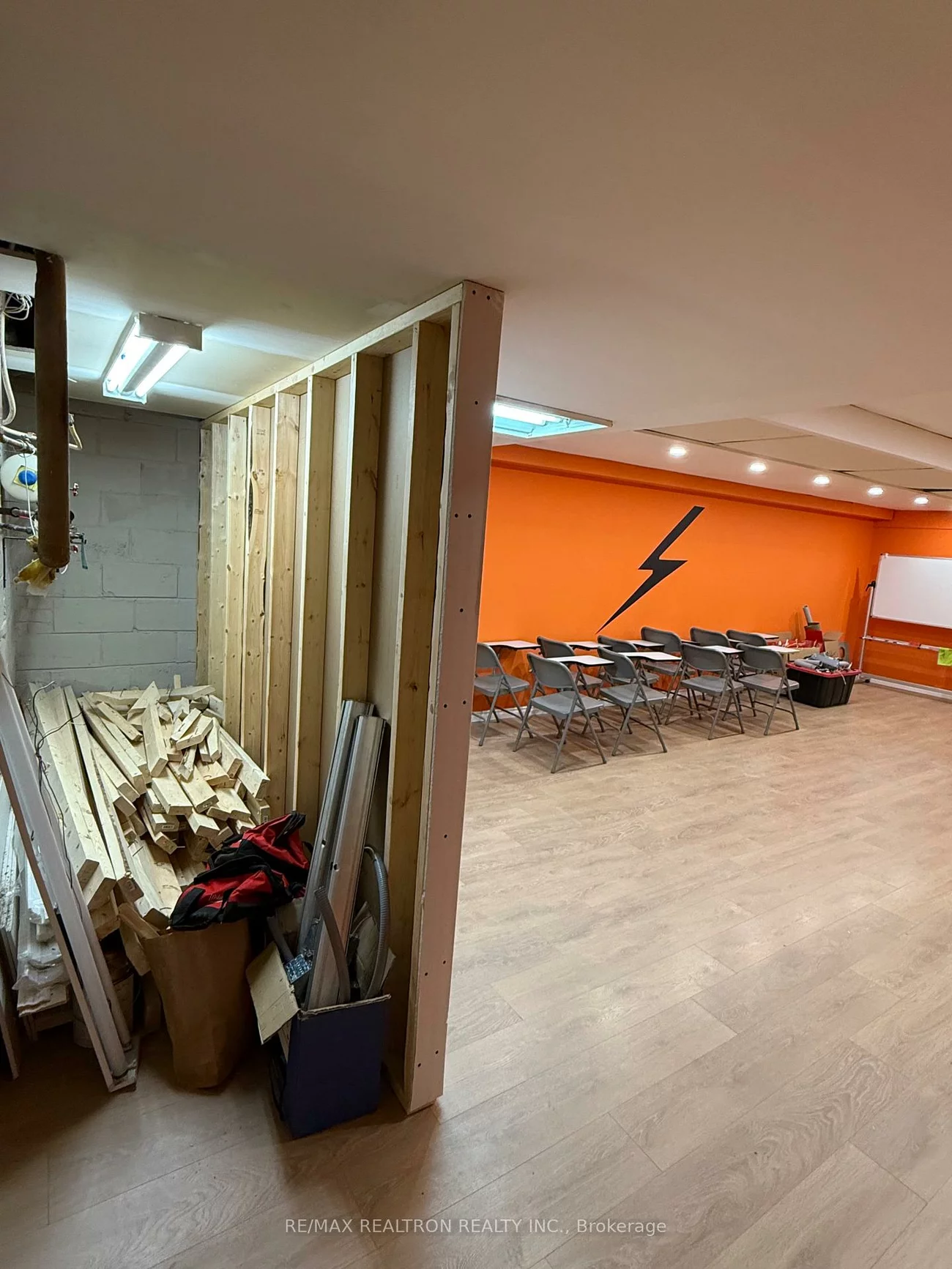 7717, Yonge, Thornhill, Markham