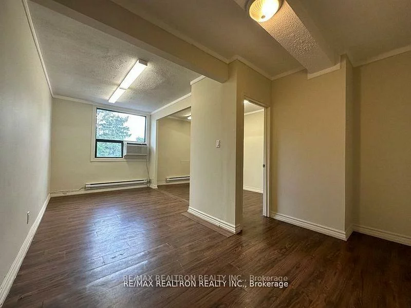 7717, Yonge, Thornhill, Markham