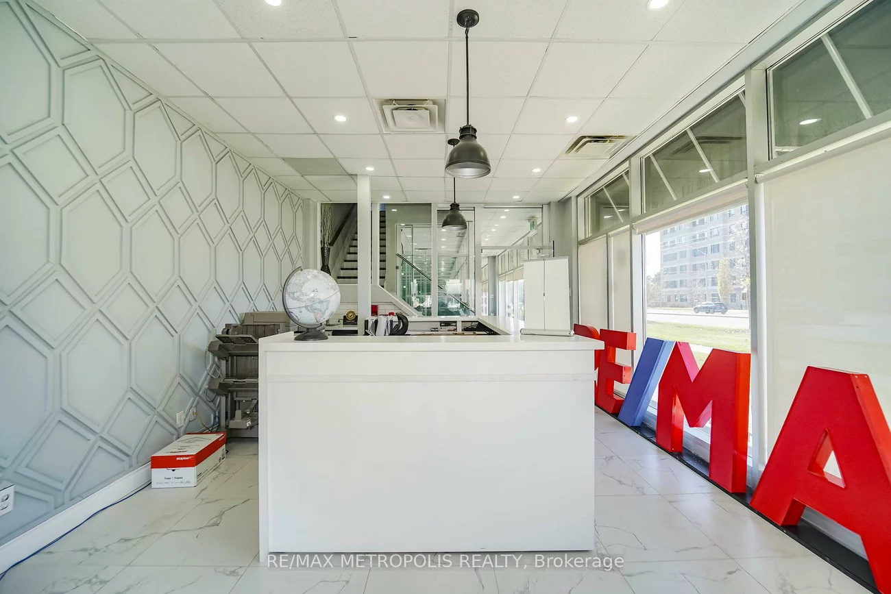 7393, Markham, Cedarwood, Markham