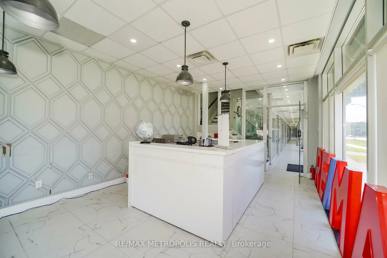 7393, Markham, Cedarwood, Markham