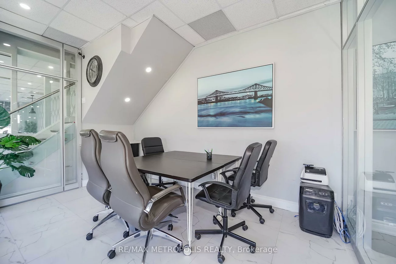 7393, Markham, Cedarwood, Markham