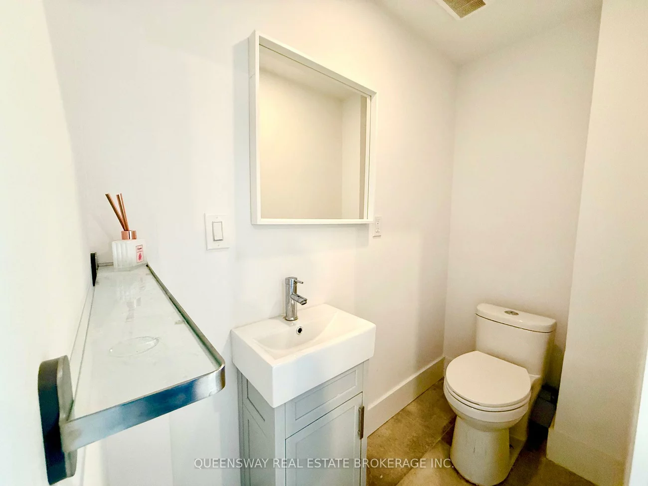 352, Main, Old Markham Village, Markham