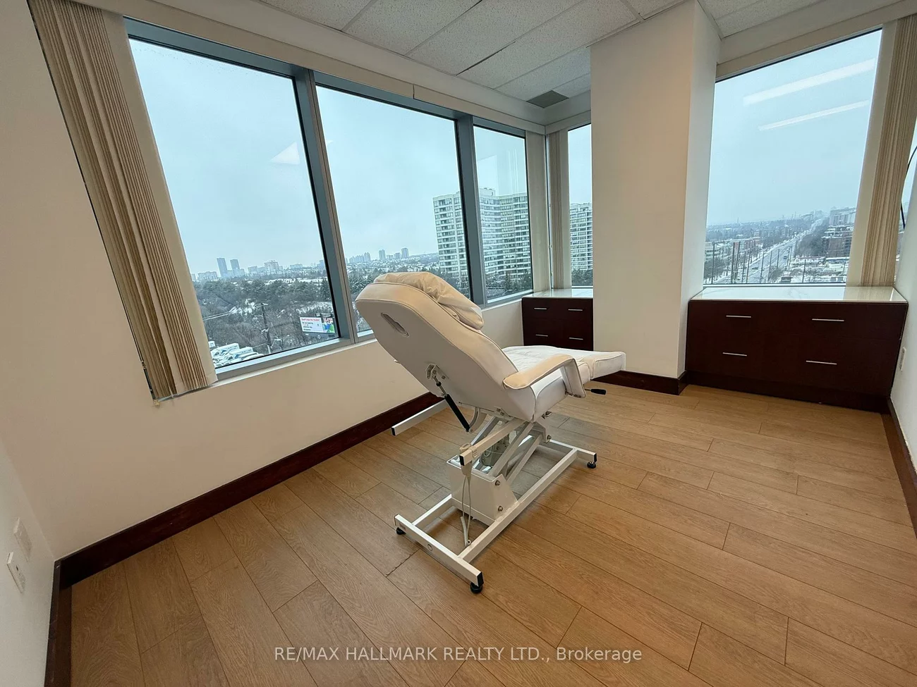 7191, Yonge, Grandview, Markham