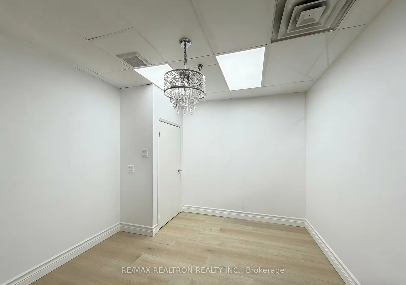 145, Royal Crest, Milliken Mills West, Markham