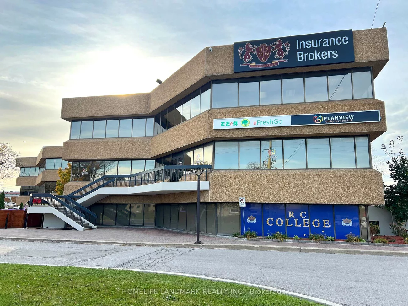 7270, Woodbine, Milliken Mills West, Markham