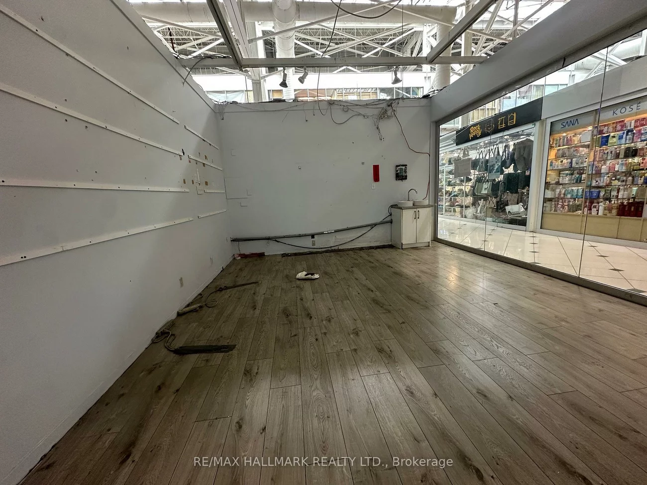 B17, 4300 Steeles Avenue East, Milliken Mills East, Markham