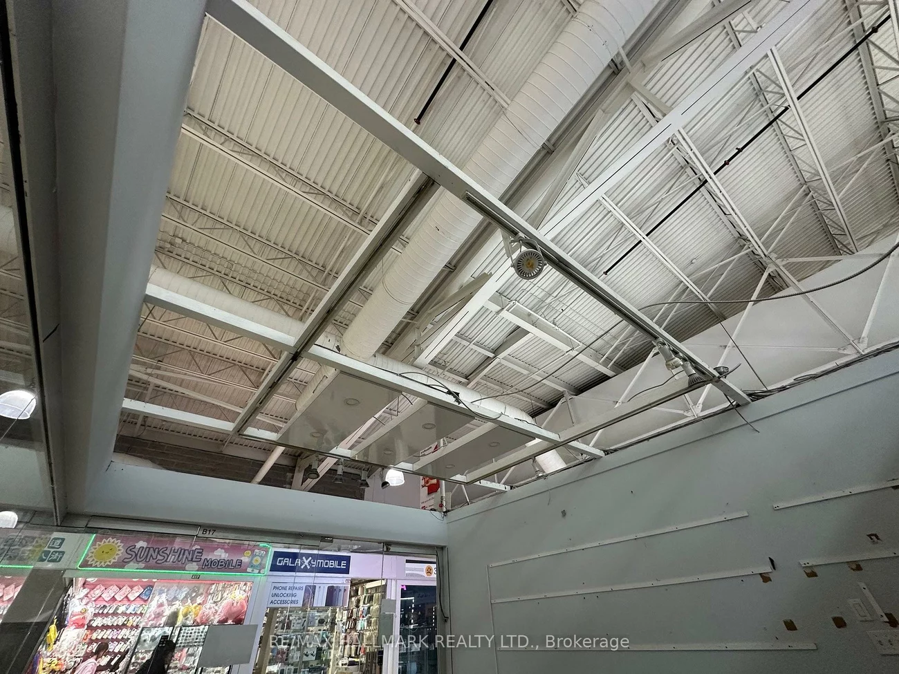 B17, 4300 Steeles Avenue East, Milliken Mills East, Markham