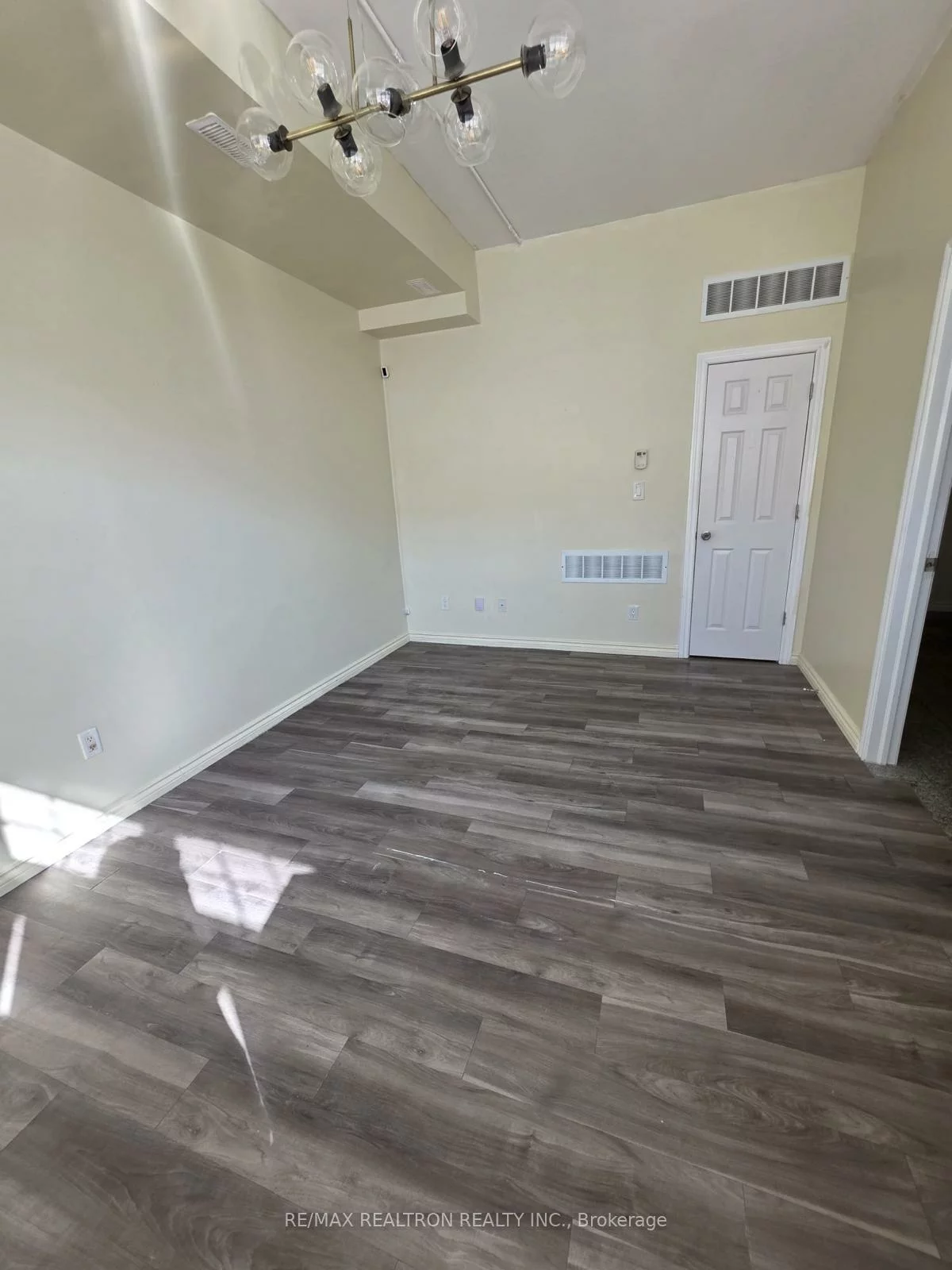 48, Cathedral High, Cathedraltown, Markham