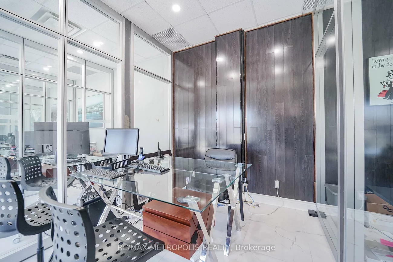 7393, Markham, Cedarwood, Markham