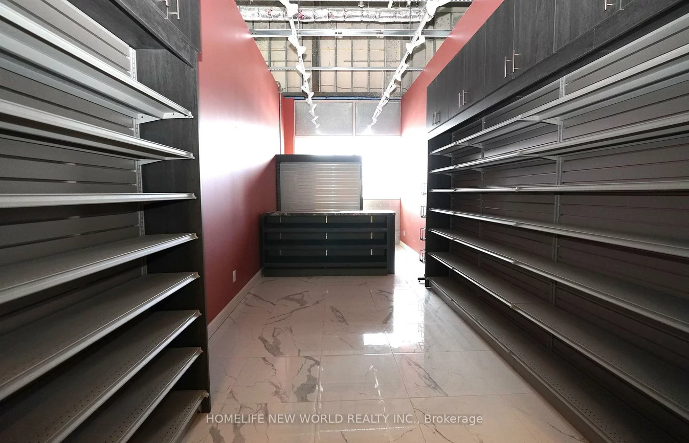 9390, Woodbine, Cachet, Markham