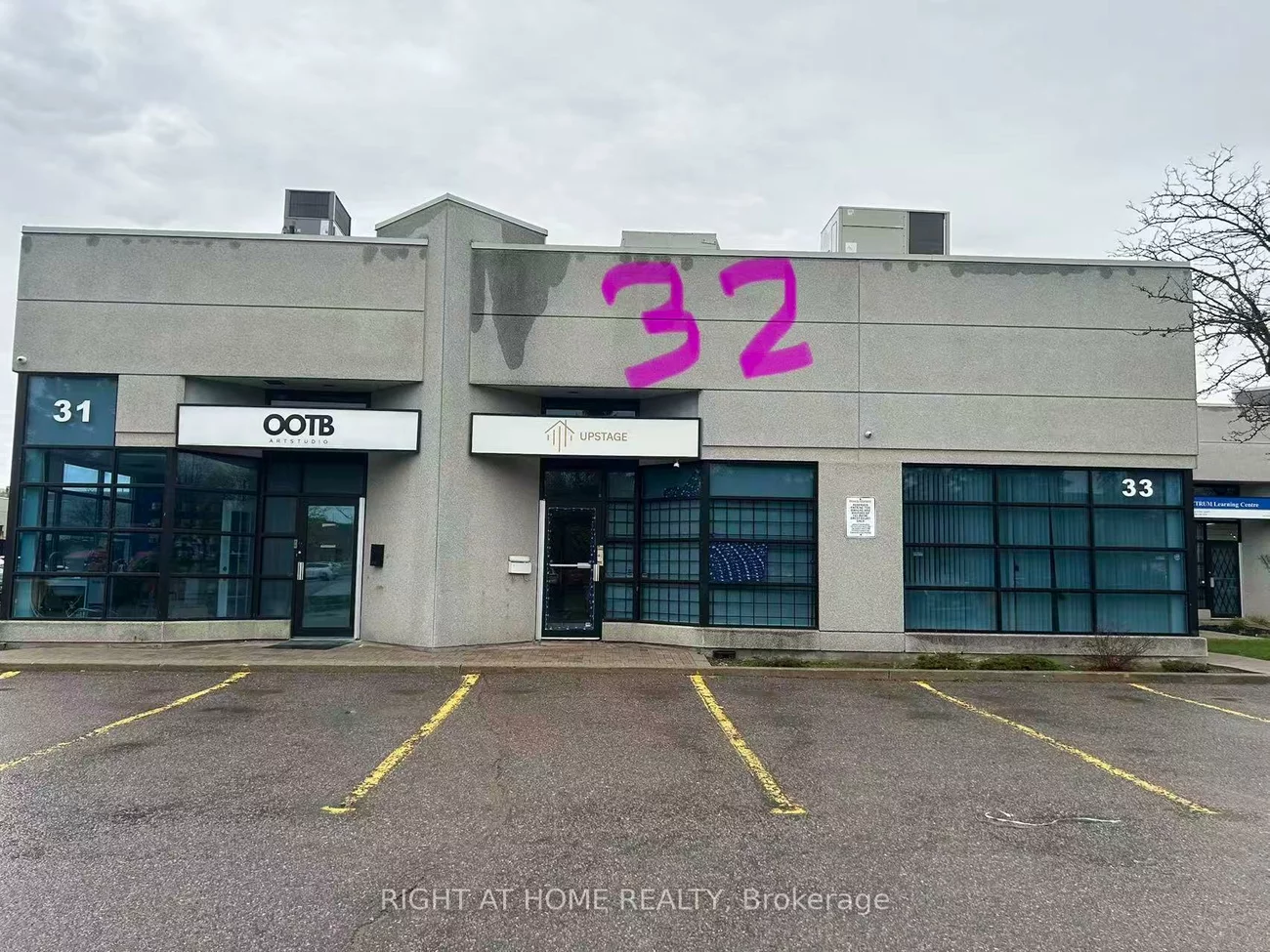 145, Royal Crest, Milliken Mills West, Markham