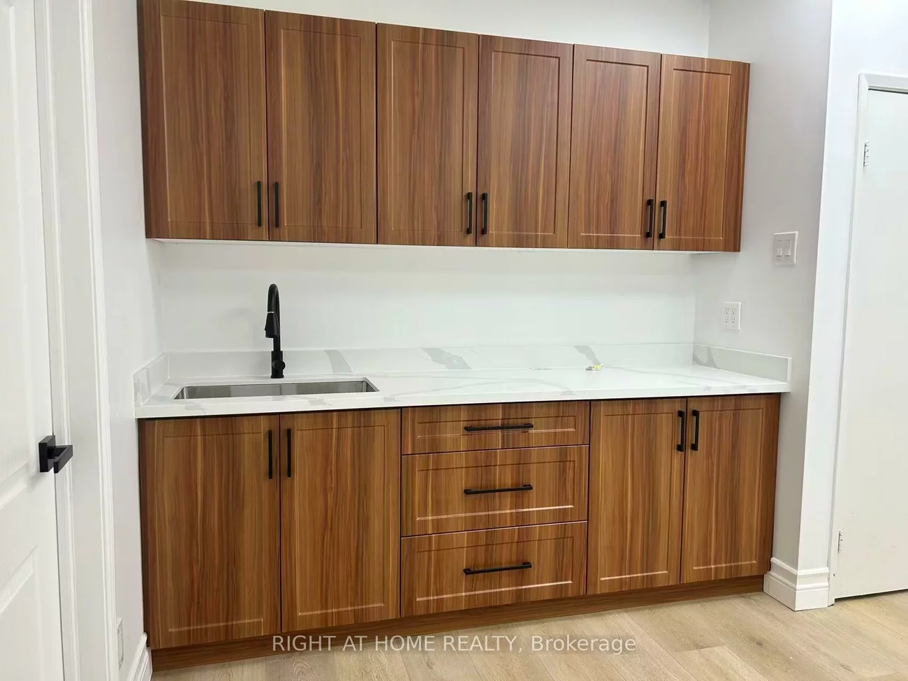 145, Royal Crest, Milliken Mills West, Markham