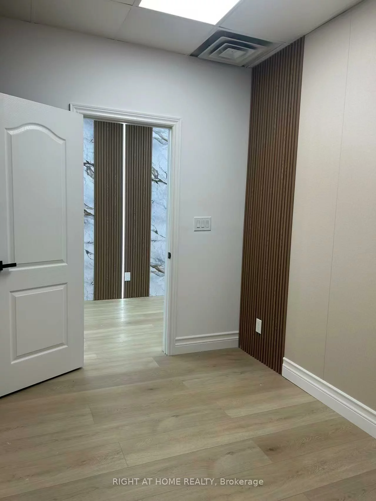 145, Royal Crest, Milliken Mills West, Markham