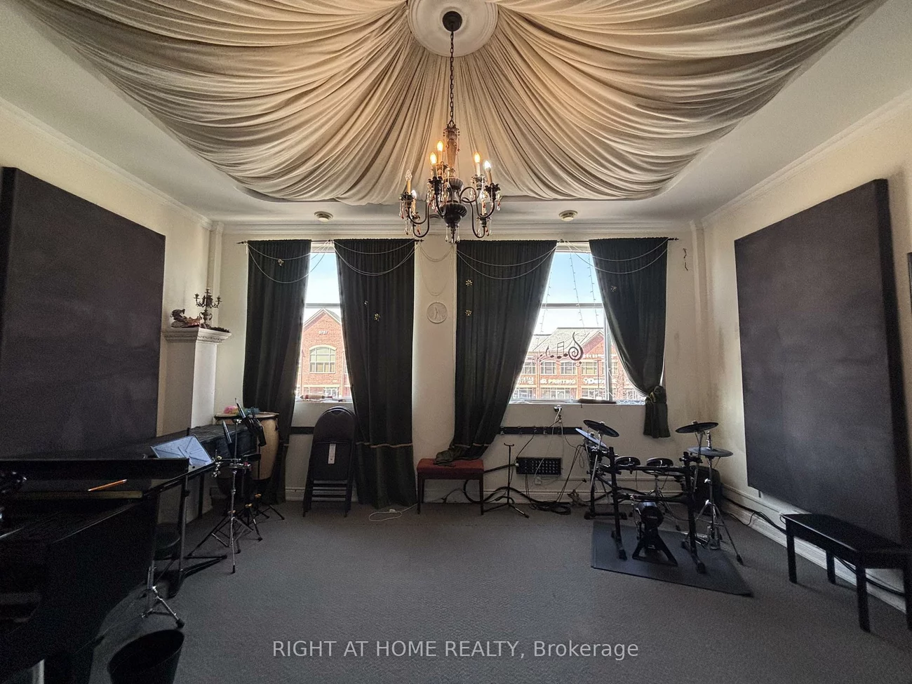 8791, Woodbine, Buttonville, Markham