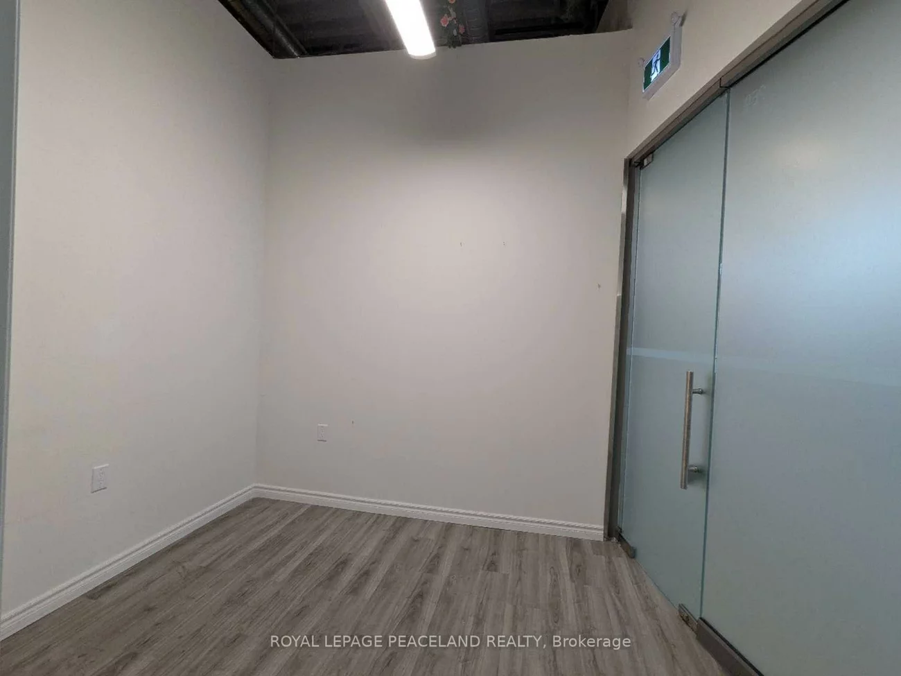 9390, Woodbine, Cachet, Markham