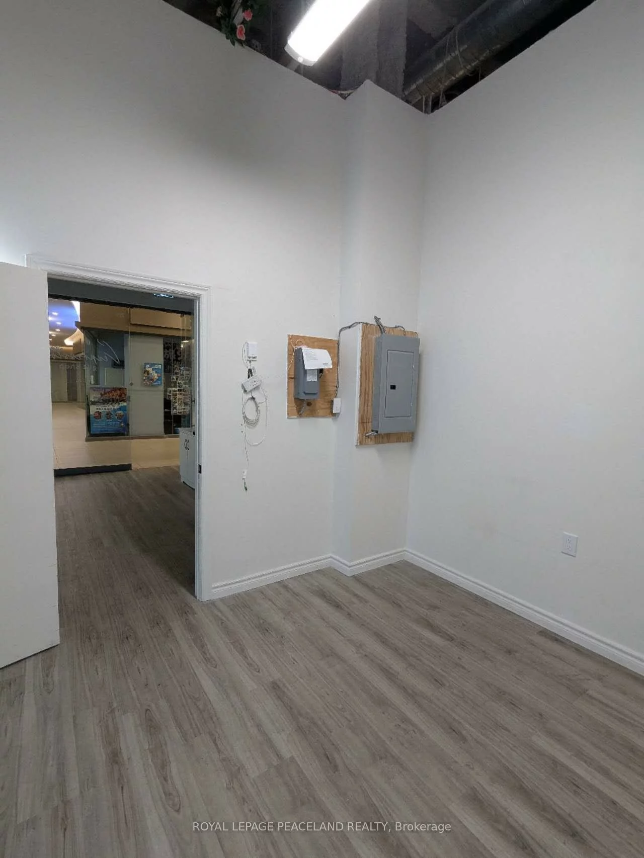 9390, Woodbine, Cachet, Markham