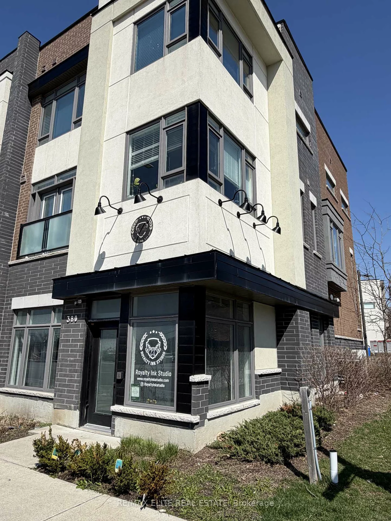 380, John, Aileen-Willowbrook, Markham