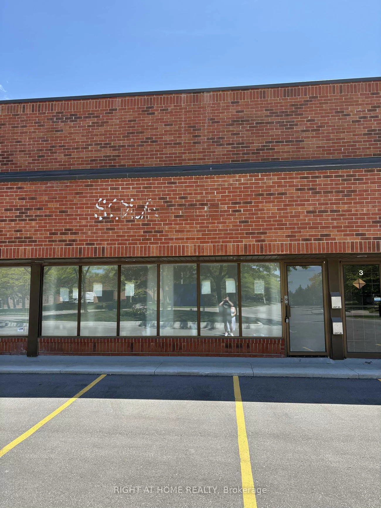 251, Amber, Milliken Mills West, Markham