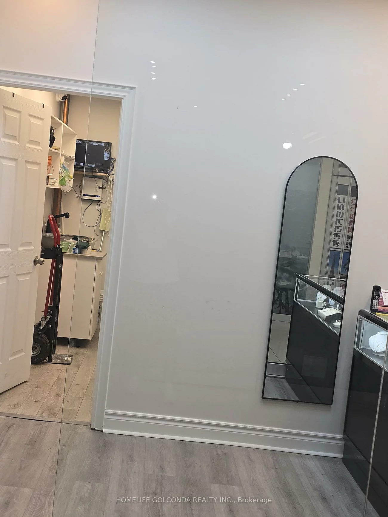 7181, Yonge, Thornhill, Markham