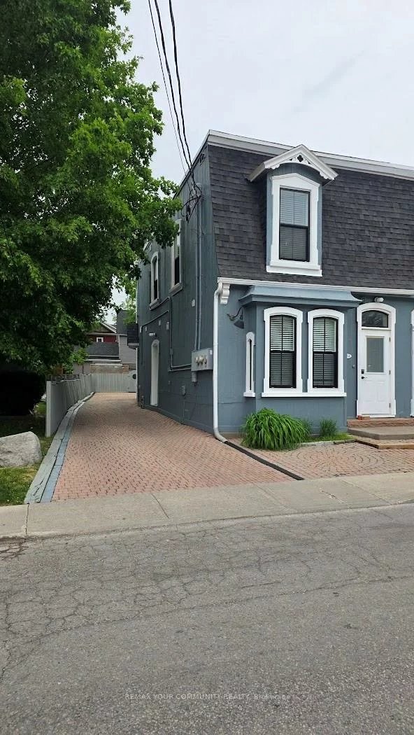 10, Centre, Old Markham Village, Markham