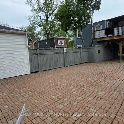 10, Centre, Old Markham Village, Markham