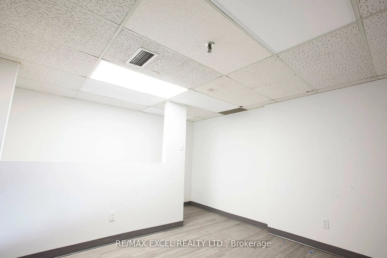 37, Ferrier, Milliken Mills West, Markham