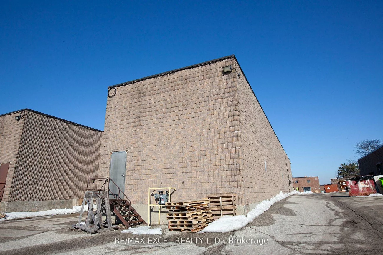37, Ferrier, Milliken Mills West, Markham