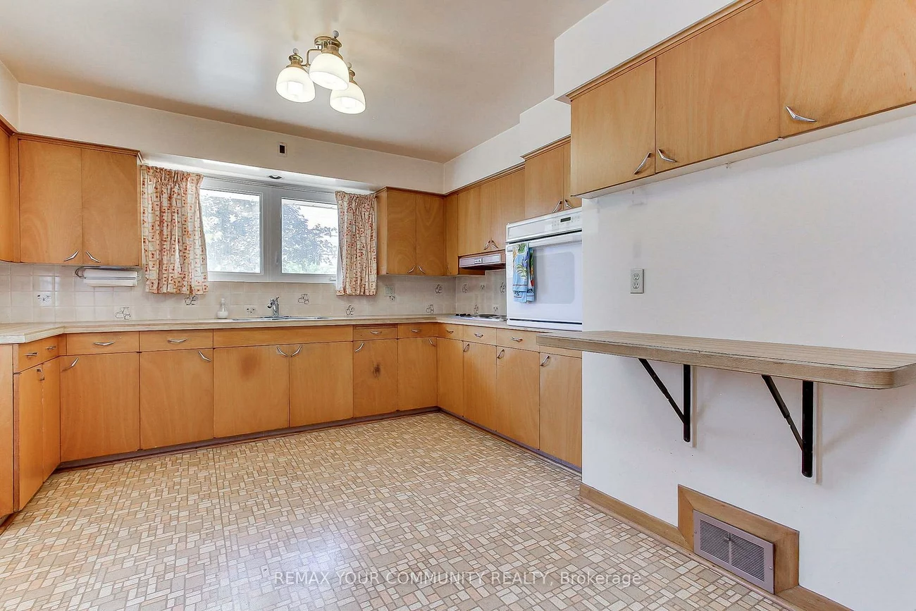 9947, Woodbine, Devil's Elbow, Markham