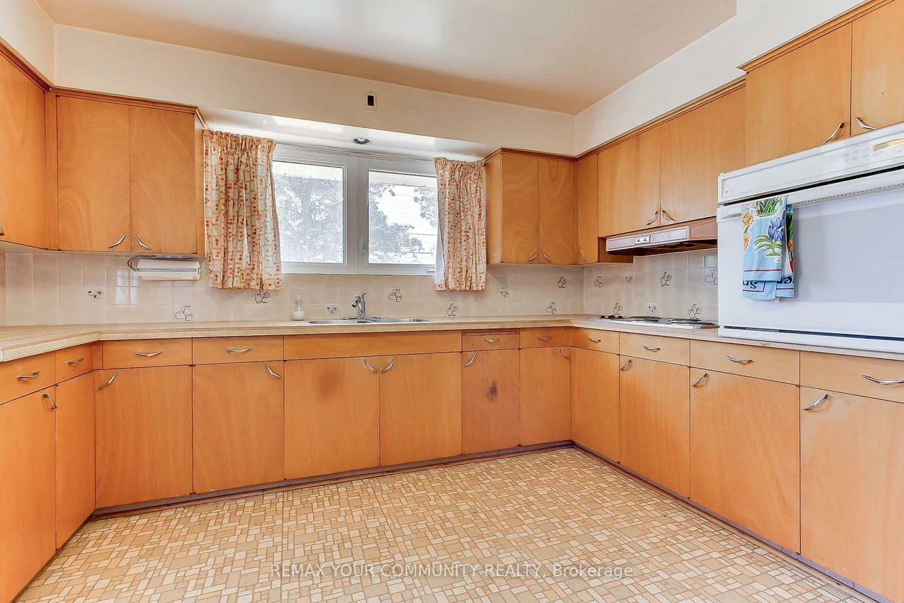 9947, Woodbine, Devil's Elbow, Markham