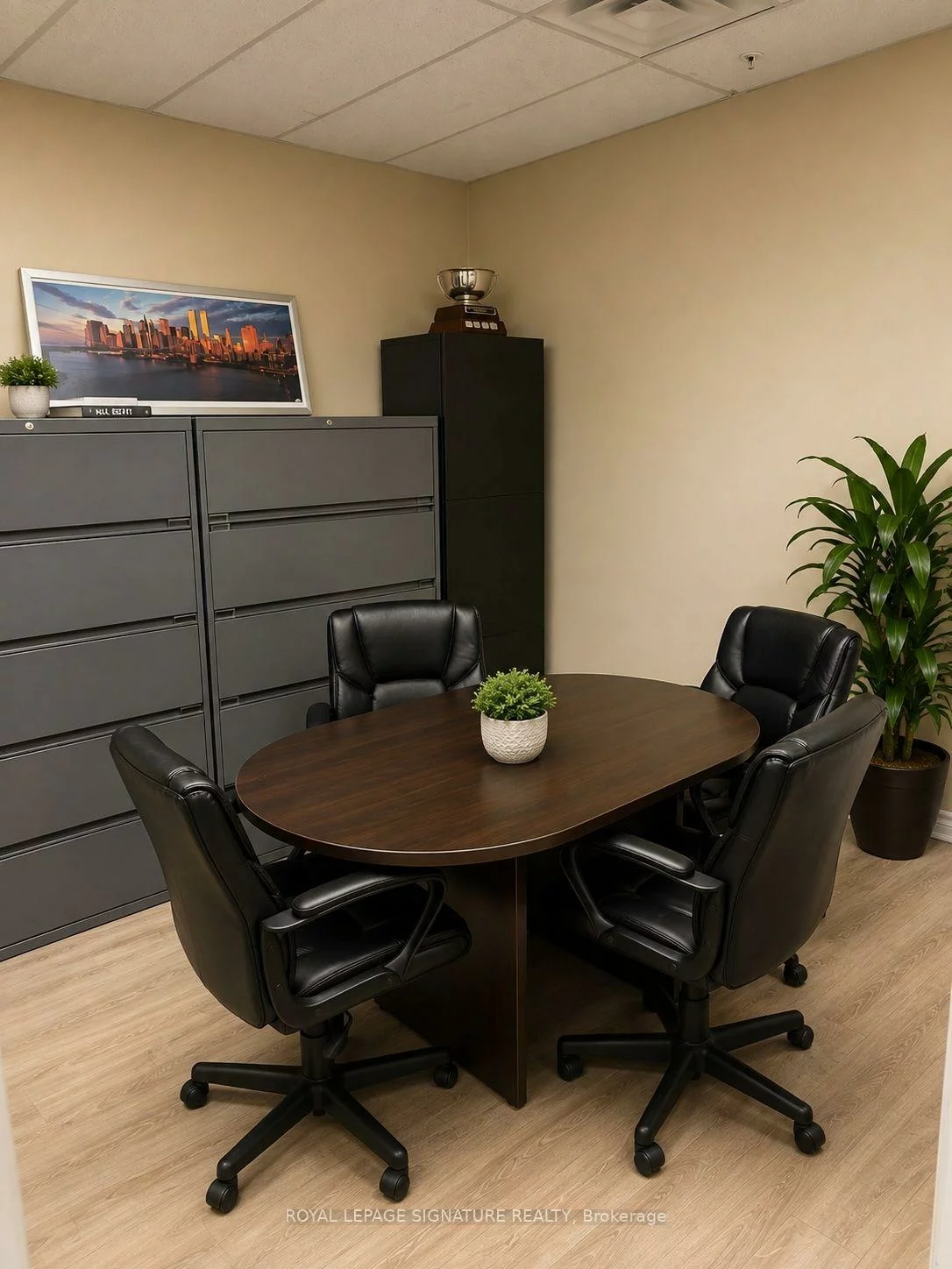 7191, Yonge, Thornhill, Markham