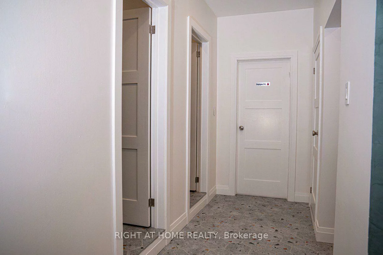 8119, Yonge, Royal Orchard, Markham