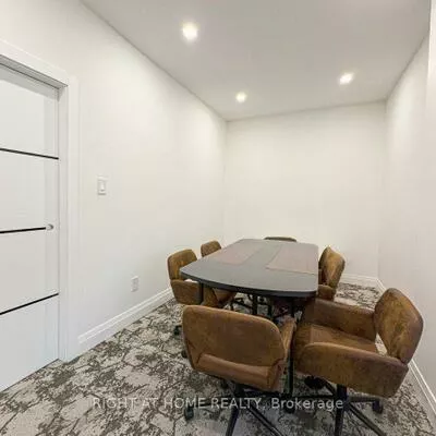 8119, Yonge, Royal Orchard, Markham