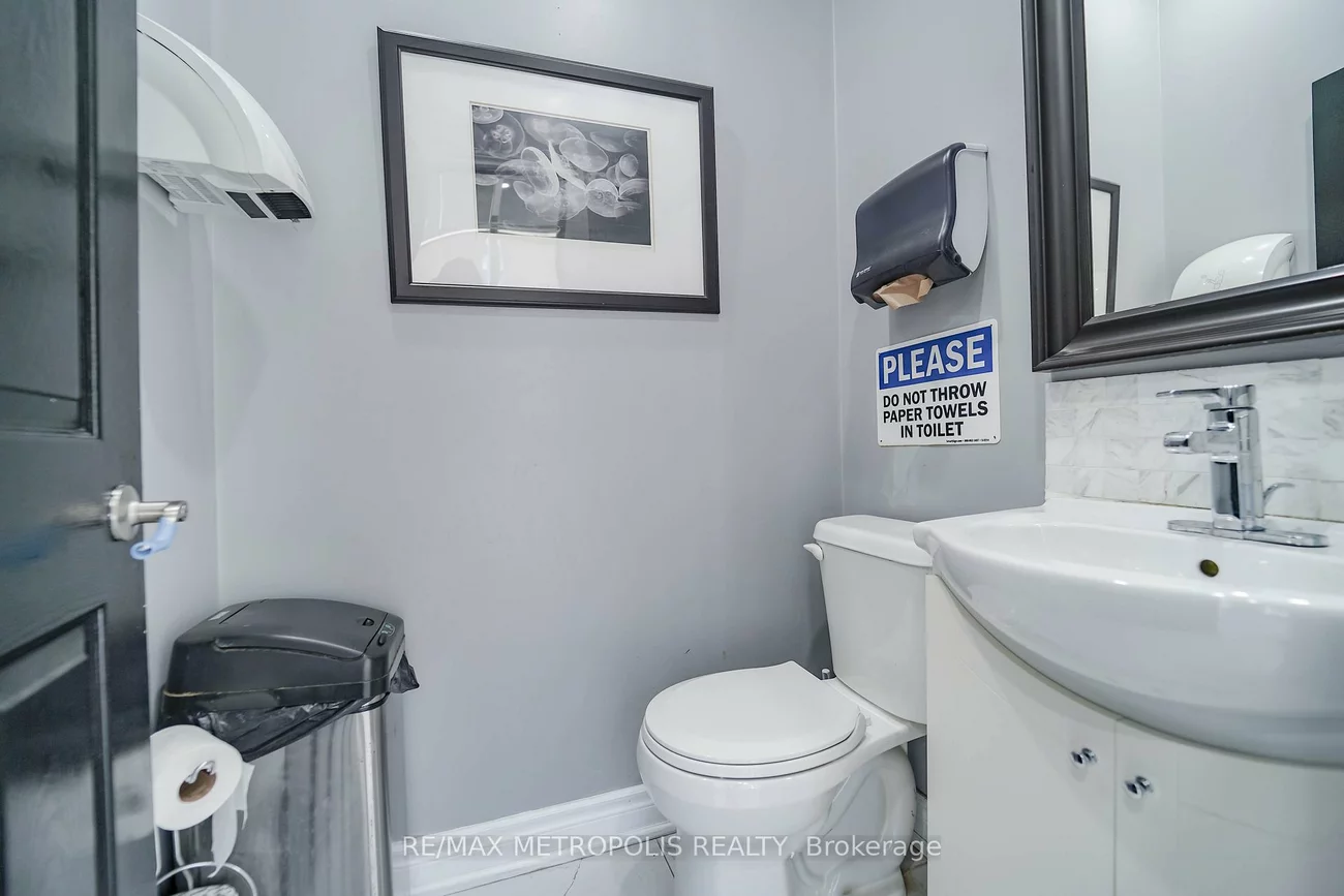 7393, Markham, Cedarwood, Markham