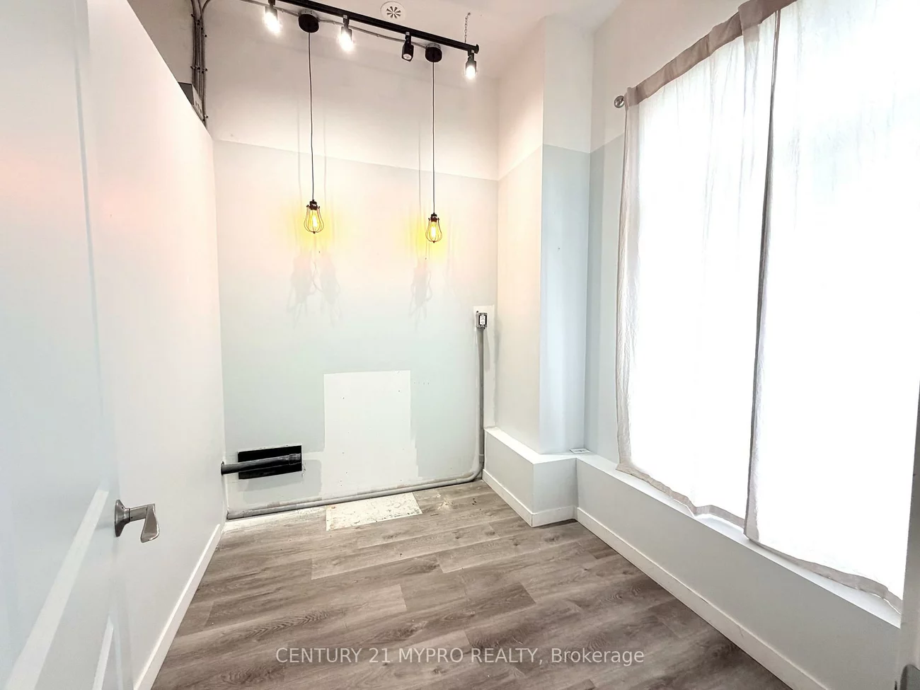 364, John, Aileen-Willowbrook, Markham