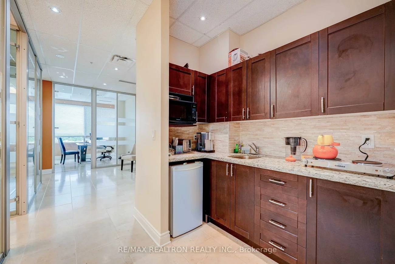 7191, Yonge, Grandview, Markham