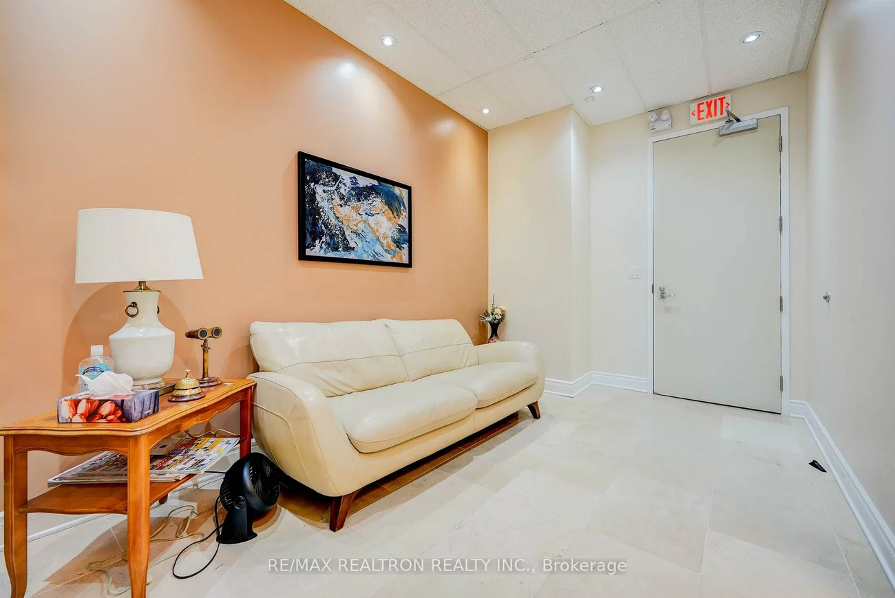 7191, Yonge, Grandview, Markham