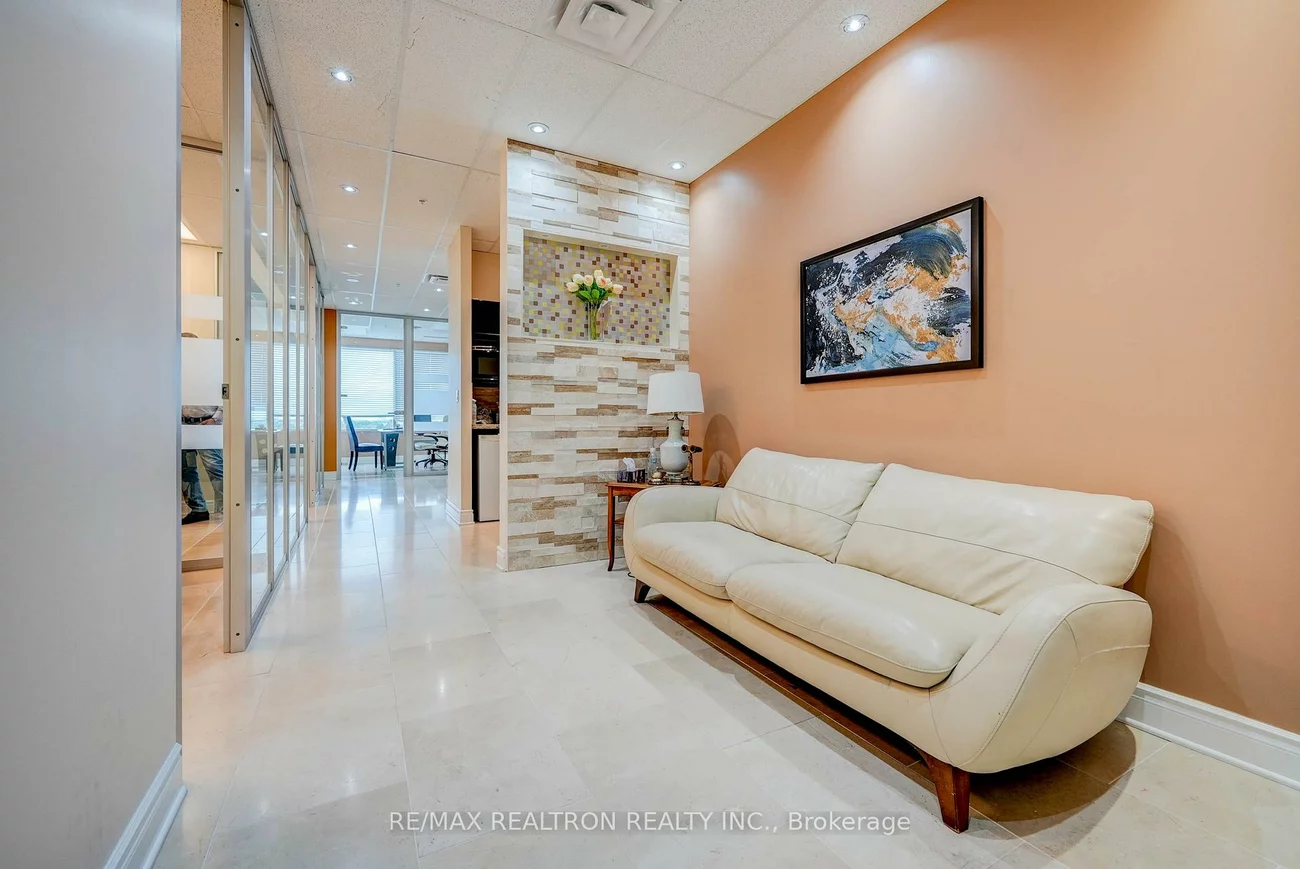 7191, Yonge, Grandview, Markham