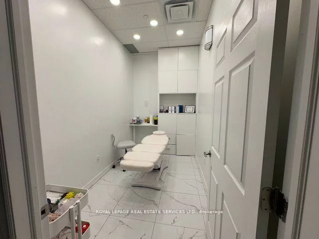 7163, Yonge, Thornhill, Markham