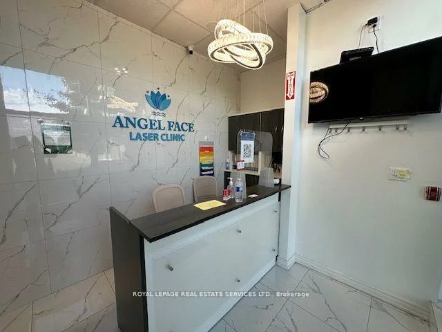 7163, Yonge, Thornhill, Markham