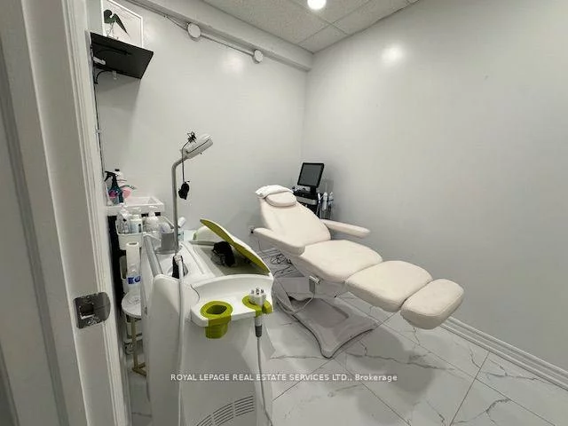 7163, Yonge, Thornhill, Markham